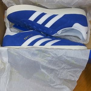 🌐SALE🌐 Adidas Gazelle Sneakers - US Size 3